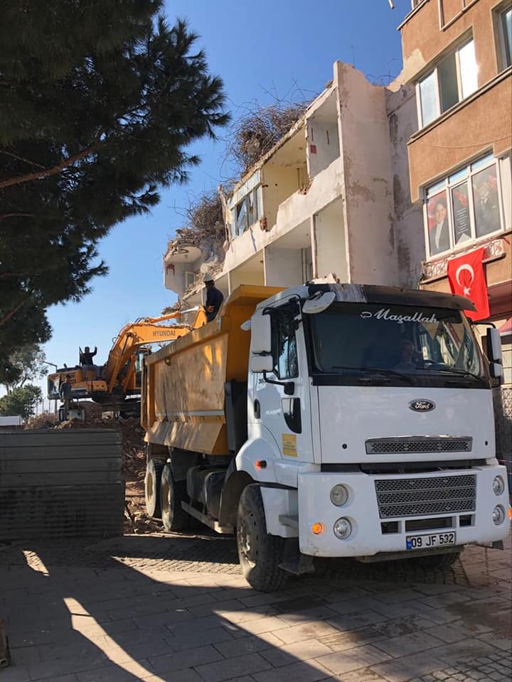 Moloz ve Toprak Taşıma